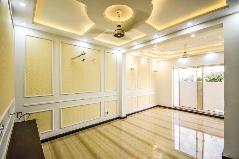 5 Marla beautiful location lower portion available for rent in formanites Housing scheme block- A LAHORE 6