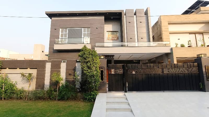 Prime Location House Of 1 Kanal Is Available For sale In Formanites Housing Scheme - Block M, Lahore 2