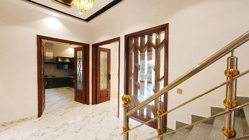 Prime Location House Of 1 Kanal Is Available For sale In Formanites Housing Scheme - Block M, Lahore 33