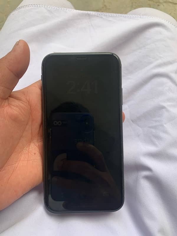 iPhone 11 with complete box 64GB non pta 10/10 condition 1