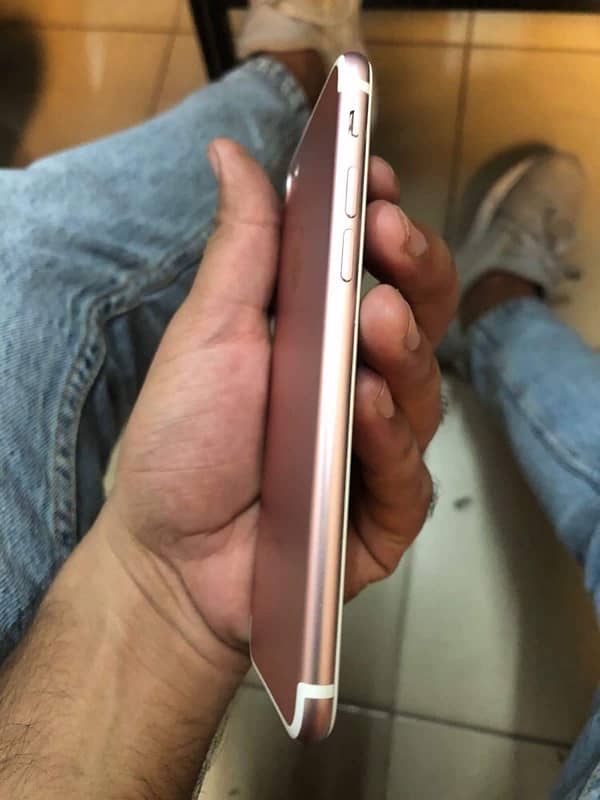 iphone 7 PTA Approved 128GB 3