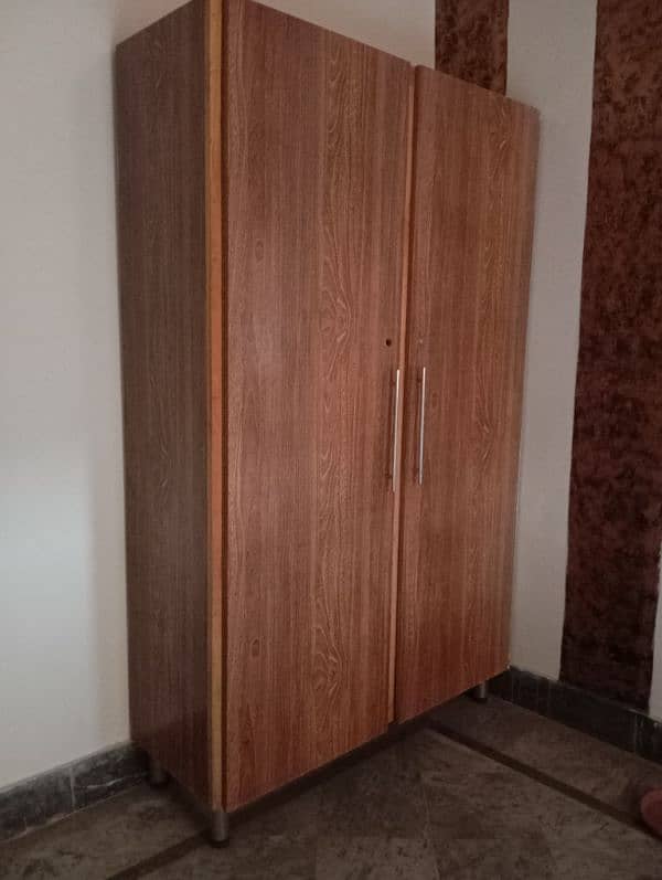 fancy Morden wardrobe for sale 0