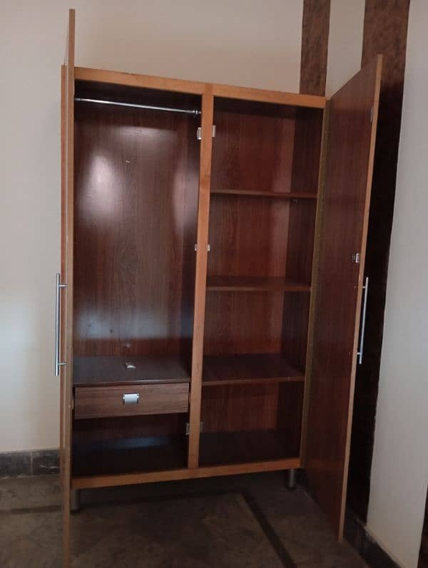 fancy Morden wardrobe for sale 7