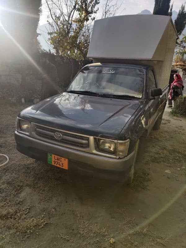 Toyota Hilux 2004 single cabin 3