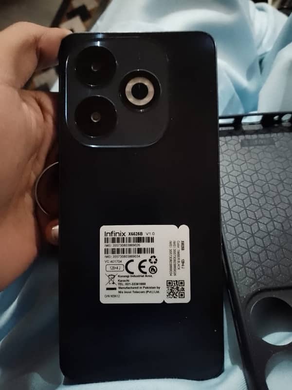 infinix smart 8 pro black for sale 4/128 3