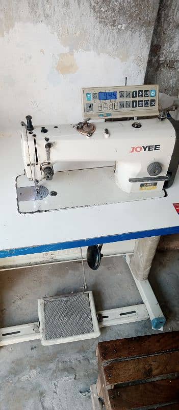 Sewing machine for sale good condition 3