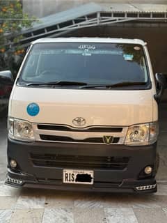 Toyota Hiace 2013