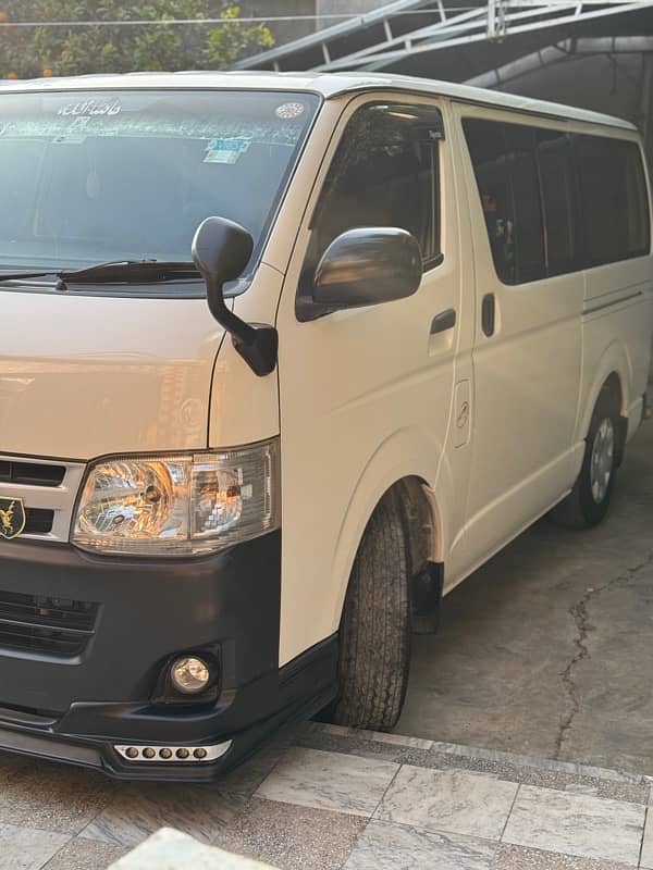 Toyota Hiace 2013 4