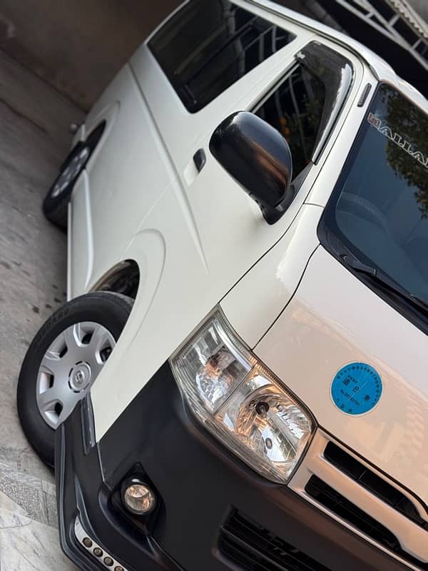 Toyota Hiace 2013 9