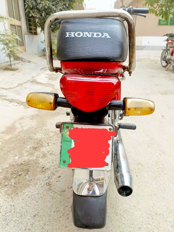 Honda CD 70 Red 3