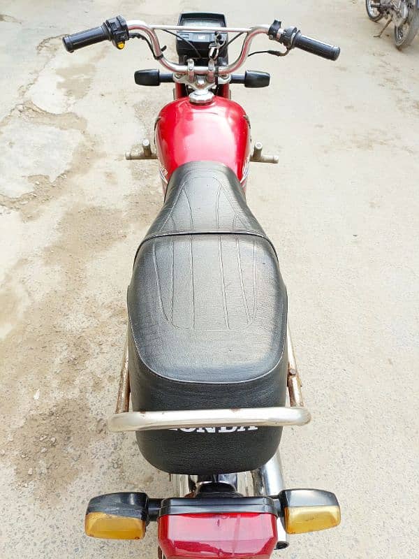 Honda CD 70 Red 6