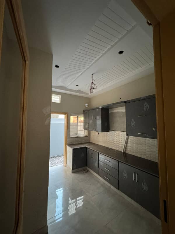 5 Marla Brand new 4 beds beautiful modern house available for sale in Topaz Extension Park View City Lahore 8