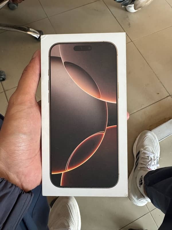 Iphone 16 Pro Max (256 GB) 0