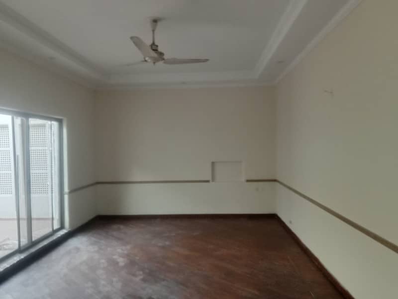 1 Kanal Luxuer House Prime Hot For Sale dha Phase1 18