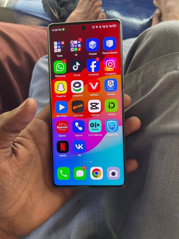 Infinix not 40 pro 7