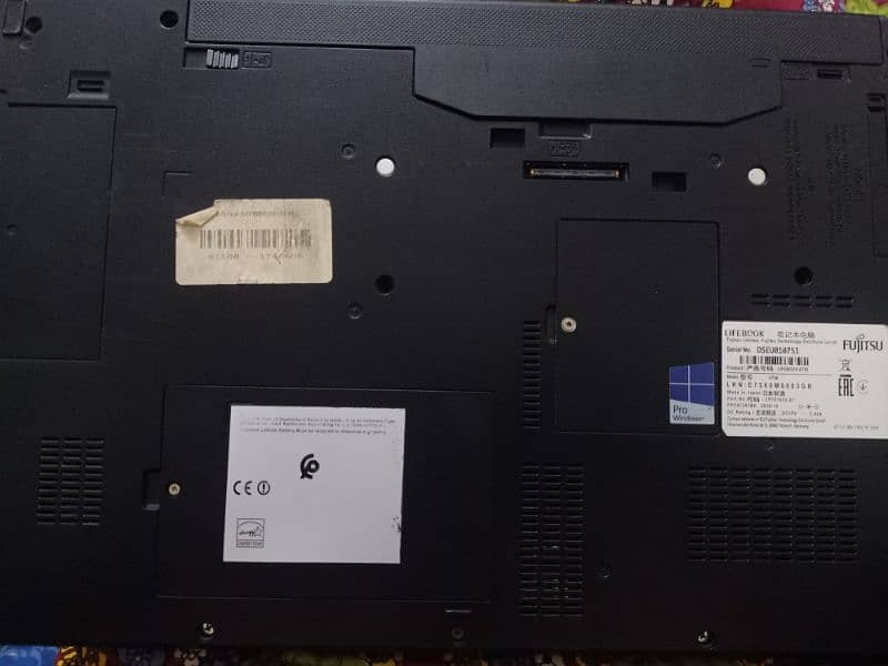 FUJITSU I7 6 GENERATION 8RAM 512HARD 3