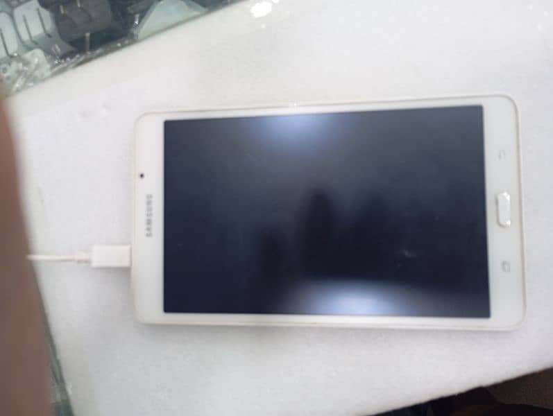 SAmsung Tablet Tab A Model T280 4