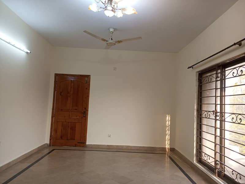 Beautiful upper portion house for rent 13