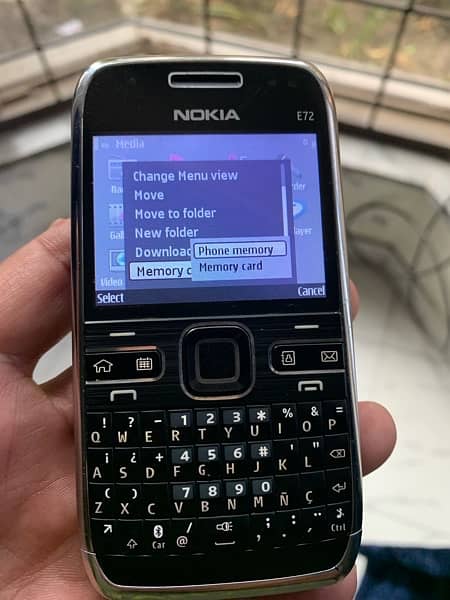 Nokia E72 1