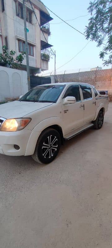 Toyota Hilux VIGO  ORIGINAL CONDITION 1