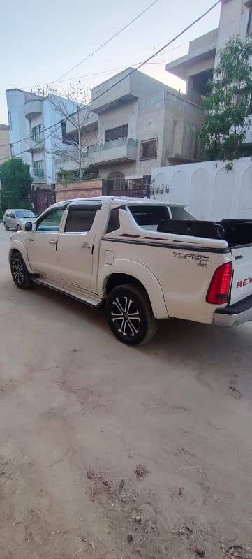 Toyota Hilux VIGO  ORIGINAL CONDITION 5