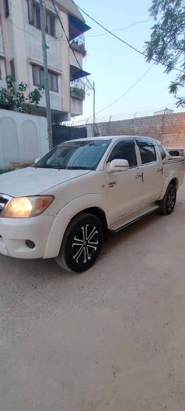 Toyota Hilux VIGO  ORIGINAL CONDITION 11