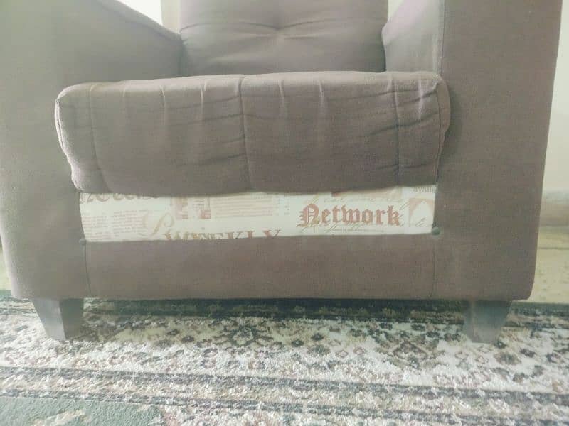 7 seater sofa set with free covers 10/10 price slightly negotiable 4