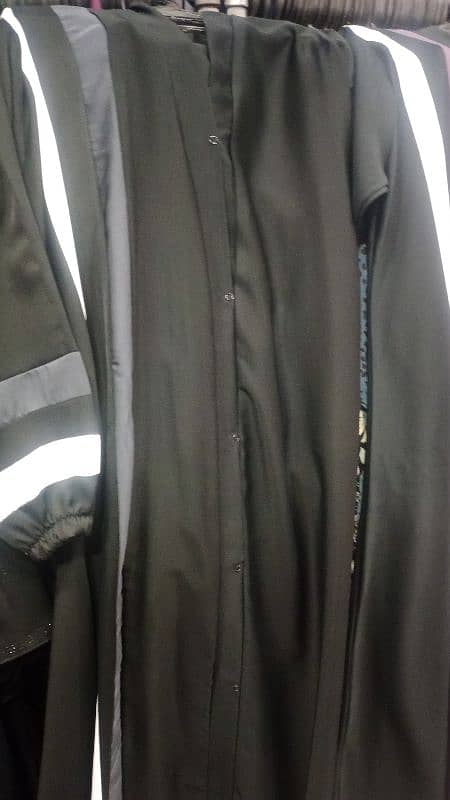 assalam walikum all variety of abayas  available 9