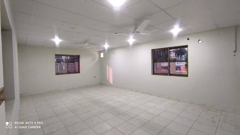 8 Kanal Commercial Building For Rent 4