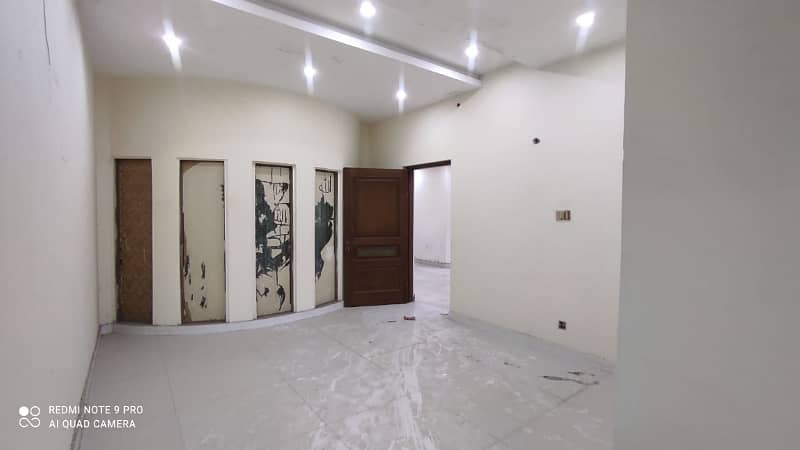 8 Kanal Commercial Building For Rent 36