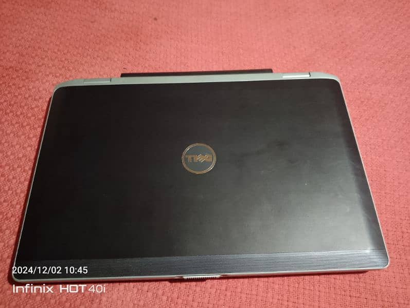 1 DELL Latitude Machine 1