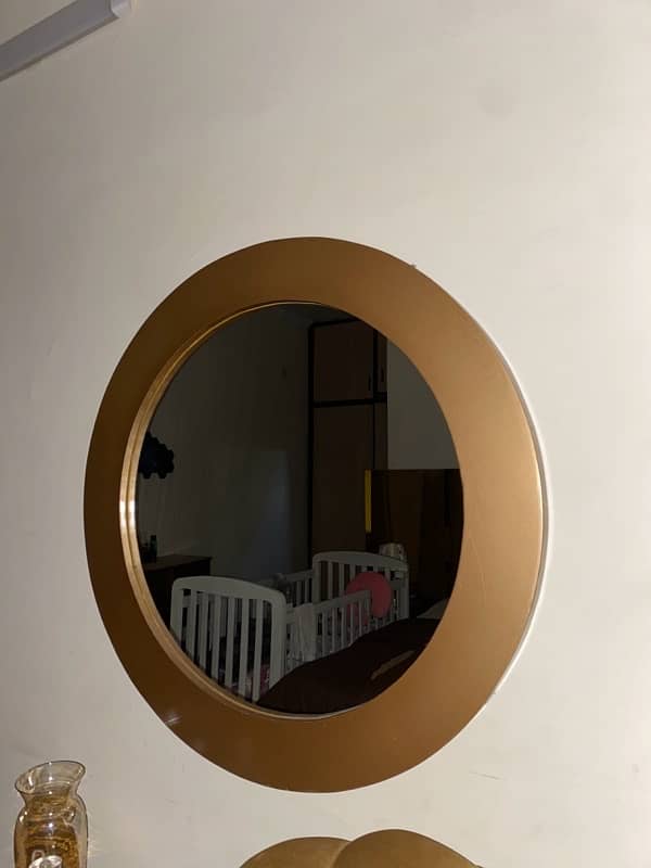 round mirror 2