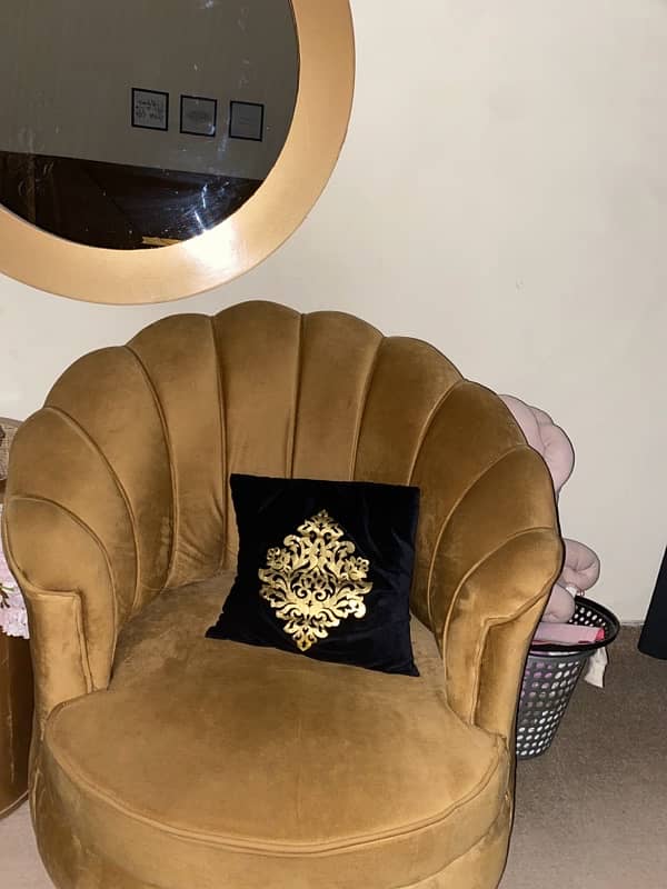 2 sofa chair 1