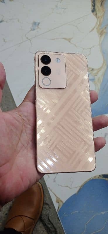 vivo V29E with full packing 1