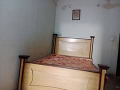 6moth use bed with out mattress nise condition