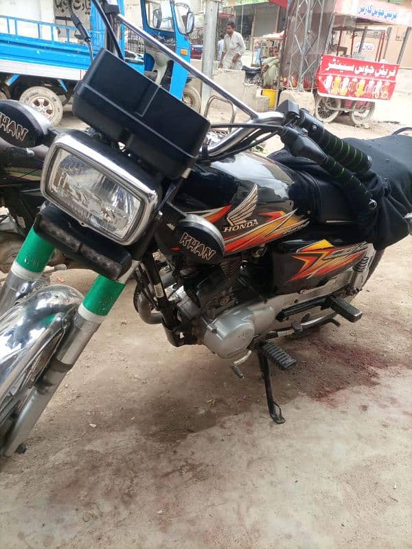 Honda 125 Black Karachi 0