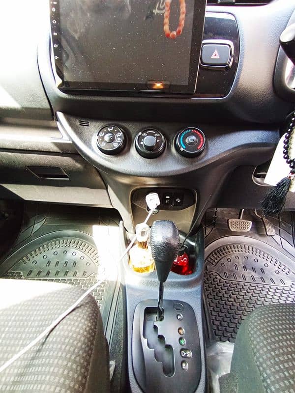 Toyota Vitz 2018 6