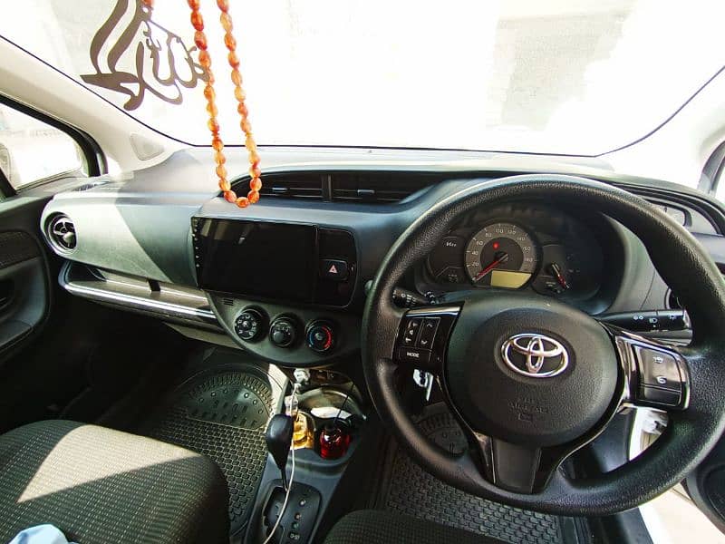 Toyota Vitz 2018 13