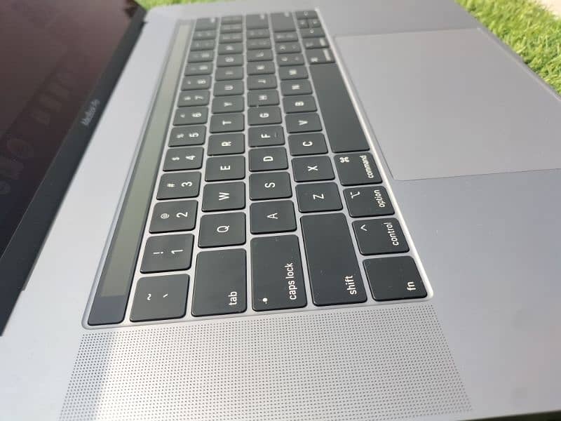 MacBook pro 2019(15inch) i9 32GB ram 512GB SSD 2