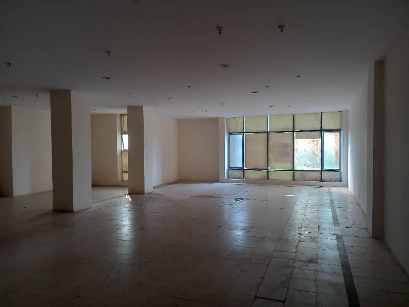 OFFICE FOR RENT IN MAIN BOULEVARD GULBERG III 1