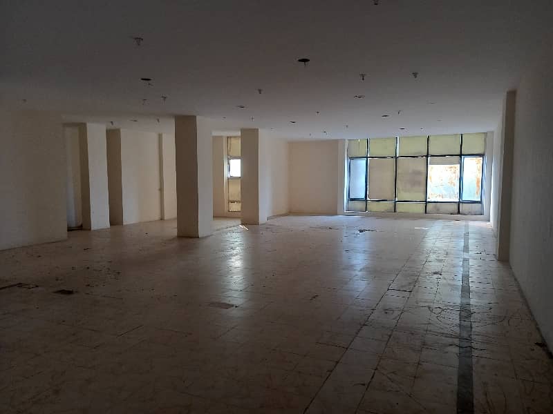 OFFICE FOR RENT IN MAIN BOULEVARD GULBERG III 3