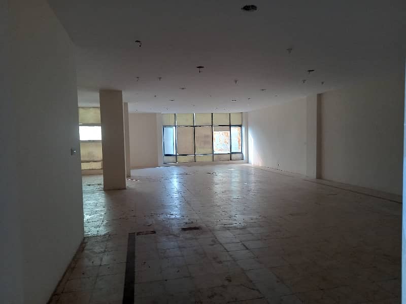 OFFICE FOR RENT IN MAIN BOULEVARD GULBERG III 4