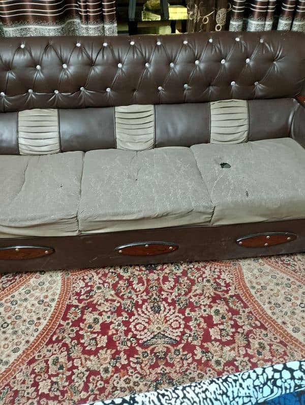 6seater sofa used condition 4