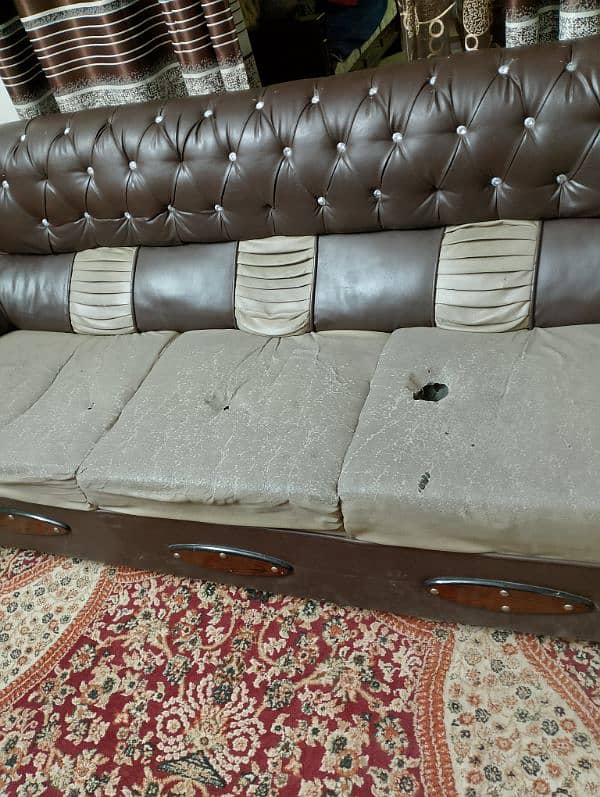 6seater sofa used condition 5