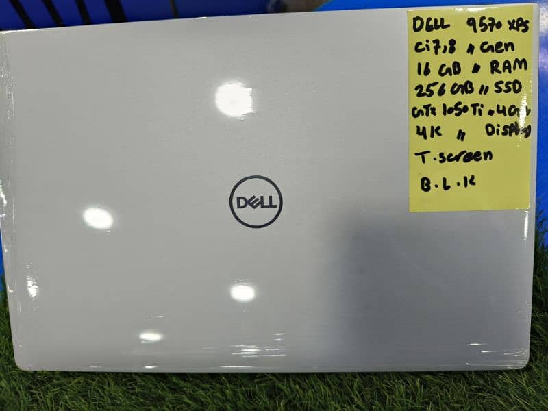 Dell XPS laptop 0