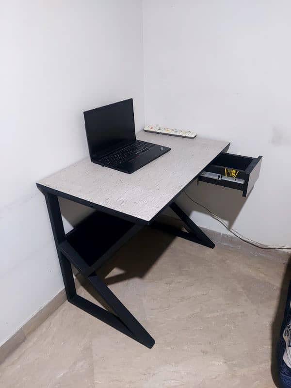 Computer Table 6