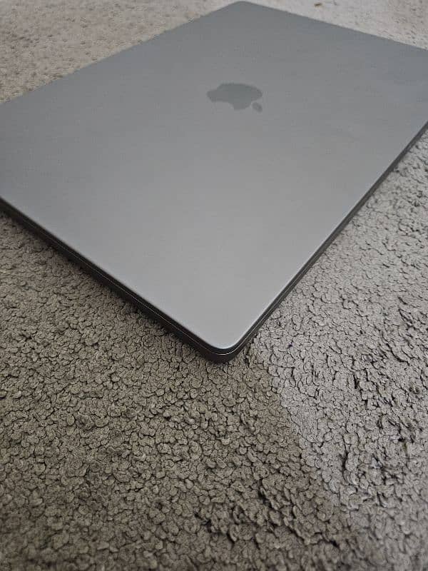 Macbook Pro M1 16" 2021 16GB 1TB 3