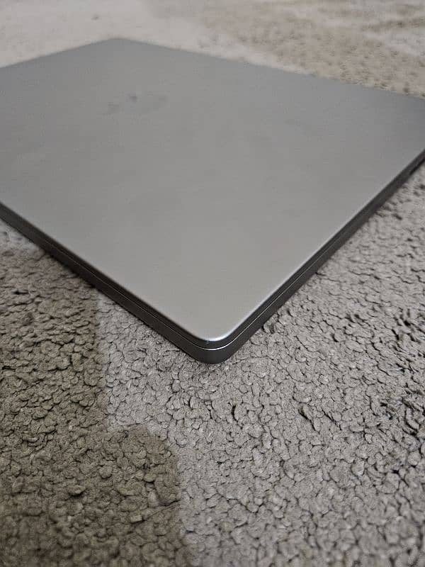 Macbook Pro M1 16" 2021 16GB 1TB 4