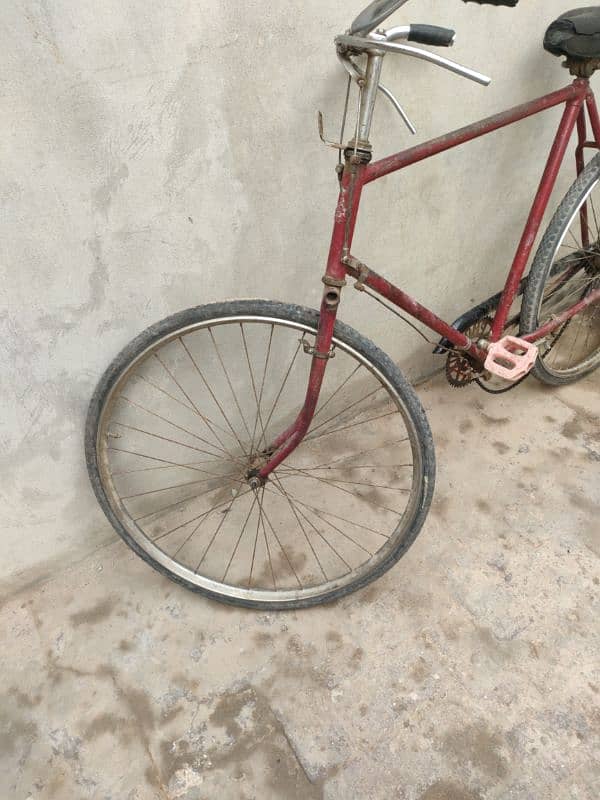 bahtreen cycle hai phly chlta tha ab bike le hai is liya sell krne hai 2