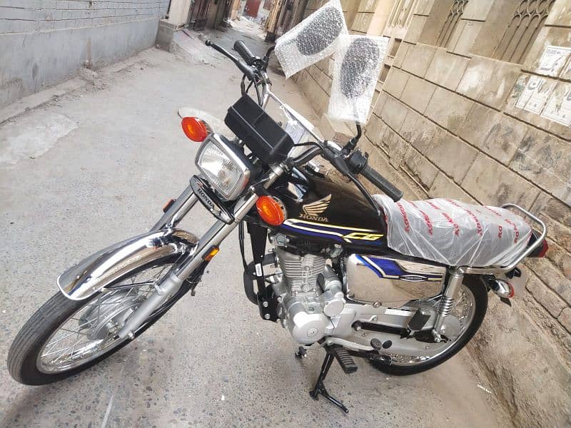 Honda self start Chrome edition first hand condition 10 by 10 3